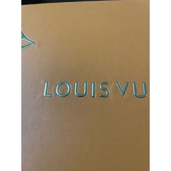 Louis Vuitton Large New Gift  Box - Picture 4 of 8